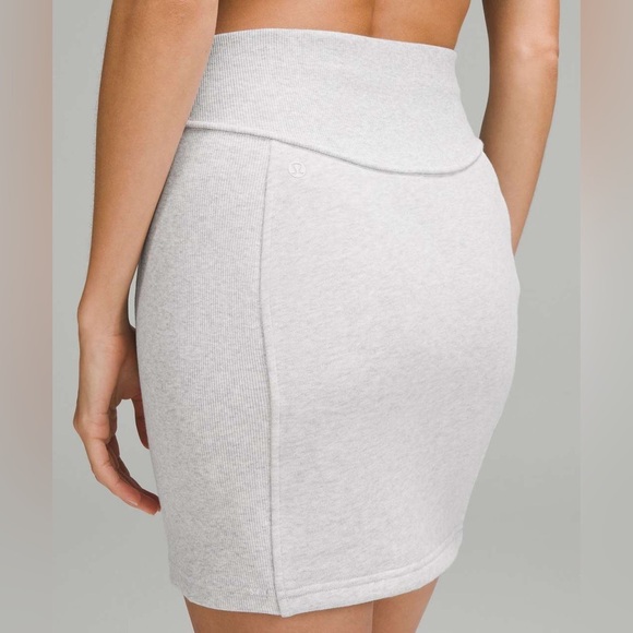 Lululemon Scuba High-Rise Mini Skirt - Picture 3 of 5